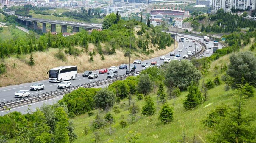 Kocaeli ge&ccedil;işinde Anadolu&rsquo;dan Avrupa&rsquo;ya bayram d&ouml;n&uuml;ş trafiği akıcı ilerliyor