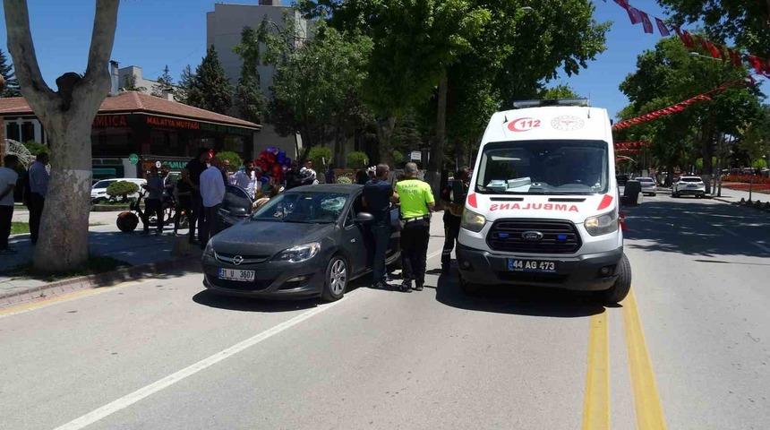 Otomobilin &ccedil;arptığı yaya ağır yaralandı
