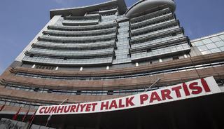 CHP'de kurultay bilmecesi! &Ouml;zg&uuml;r &Ouml;zel tarafı yarın ilk adımı atacak