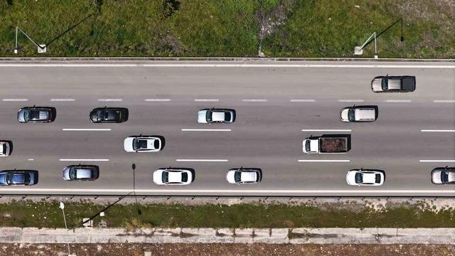 Kilometrelerce kuyruk! Bolu geçişinde trafik durma noktasına geldi 4