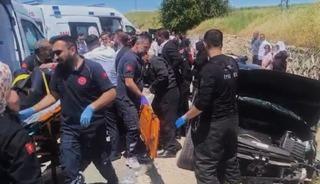 Batman&rsquo;da istinat duvarına &ccedil;arparak duran otomobildeki 5 kişi yaralandı