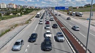 Tatilin son gününde dönüş yoğunluğu arttı: 43 ilin bağlantı noktası havadan görüntülendi