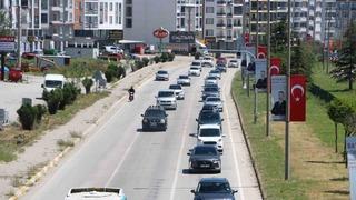 Afyonkarahisar-Antalya yolunda tatilcilerin dönüş yoğunluğu sürüyor