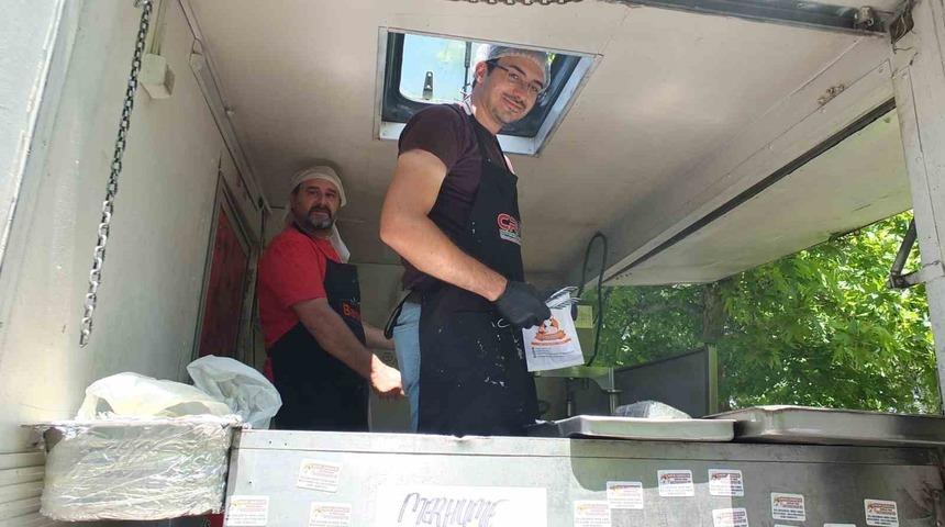 Burhaniye&rsquo;de lokma ve pilav hayrı geleneği devam ediyor