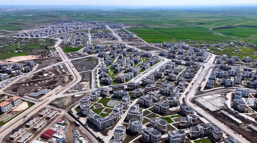 &Ccedil;evre, Şehircilik ve İklim Değişikliği Bakanı Murat Kurum: "Oğlaklı&rsquo;da yeni bir şehir inşa ettik"