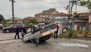 Freni boşalan otomobil takla attı: 2 yaralı