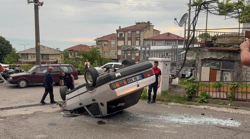 Freni boşalan otomobil takla attı: 2 yaralı