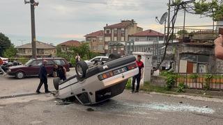 Freni boşalan otomobil takla attı: 2 yaralı