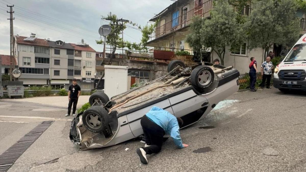 Freni boşalan otomobil takla attı: 2 yaralı 2