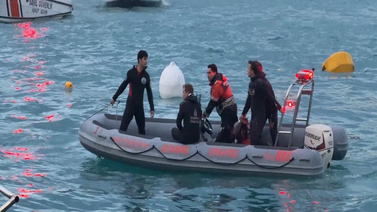 Bebek sahilinde tur teknesinde korkutan yangın: Ekipler seferber oldu 2