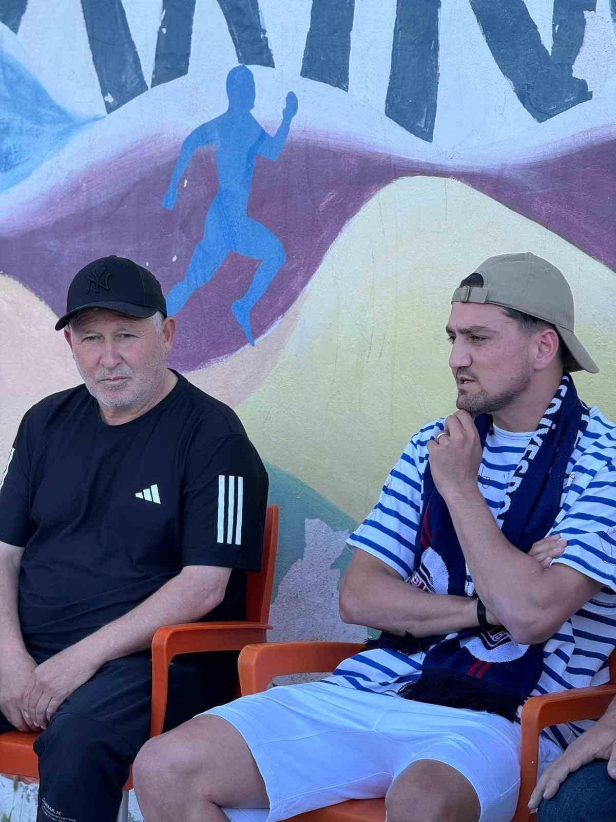 Cengiz Ünder, memleketi Balıkesir’de genç sporcularla buluştu 1