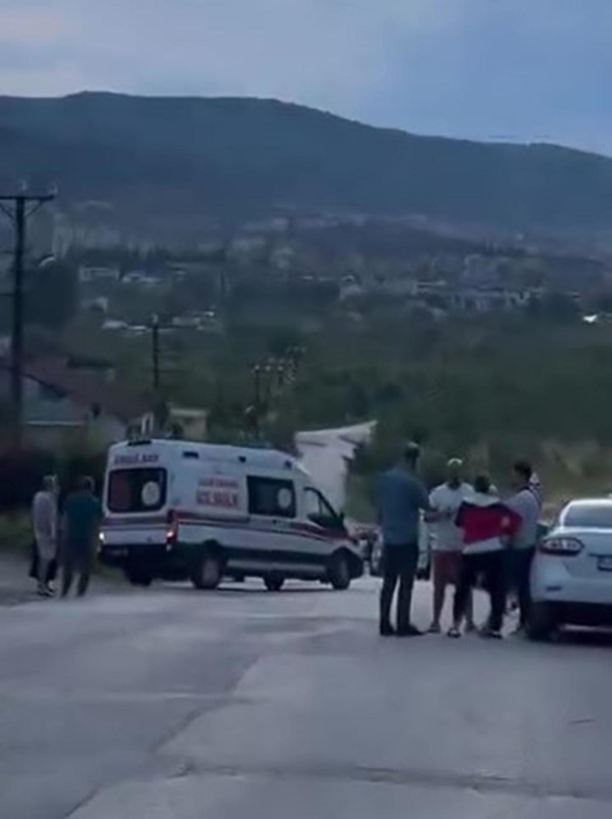 Aileler arasında silahlı sopalı kavga: 5 yaralı 1