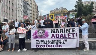 Narin'in babası sokaklara indi! A&ccedil;ılan pankartlar dikkat &ccedil;ekti