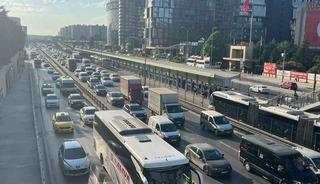 İstanbul&rsquo;da bayram tatili sonrası sabah saatlerinde trafik yoğunluğu oluştu