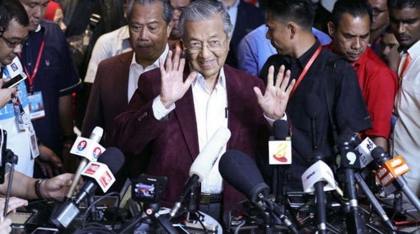 Mahathir 92 yaşında yeniden se&ccedil;ildi