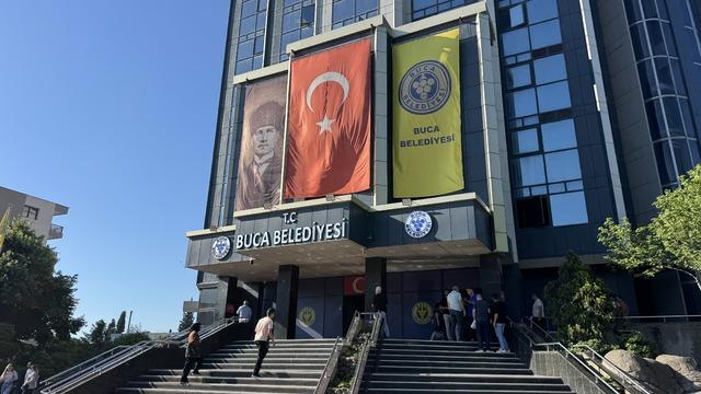 İzmir'de Buca Belediyesine yönelik operasyonda Belediye Başkanı Duman ve 52 şüpheli yakalandı