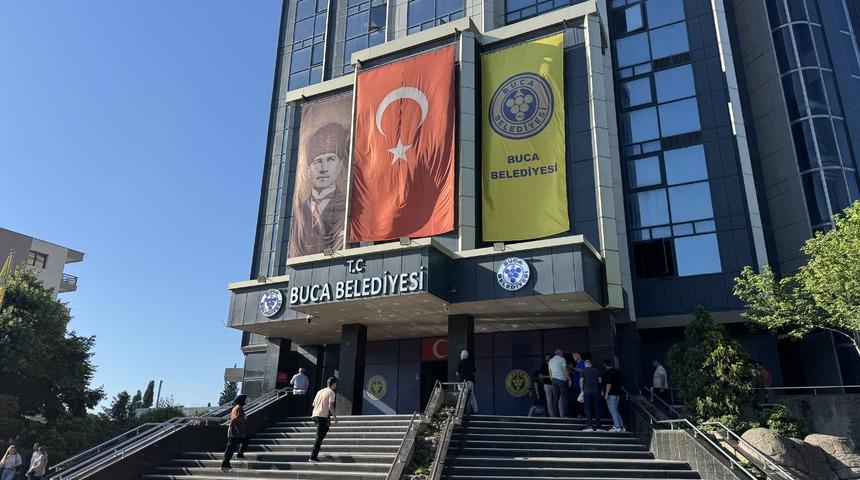 İzmir'de Buca Belediyesine y&ouml;nelik operasyonda Belediye Başkanı Duman ve 52 ş&uuml;pheli yakalandı