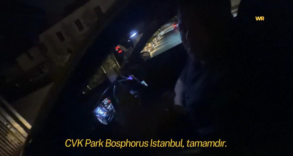 Dolandırıcı taksici... ABD li &uuml;nl&uuml; yayıncıya canlı yayında şok: 300 lira yerine 7 bin 300 lira... 1