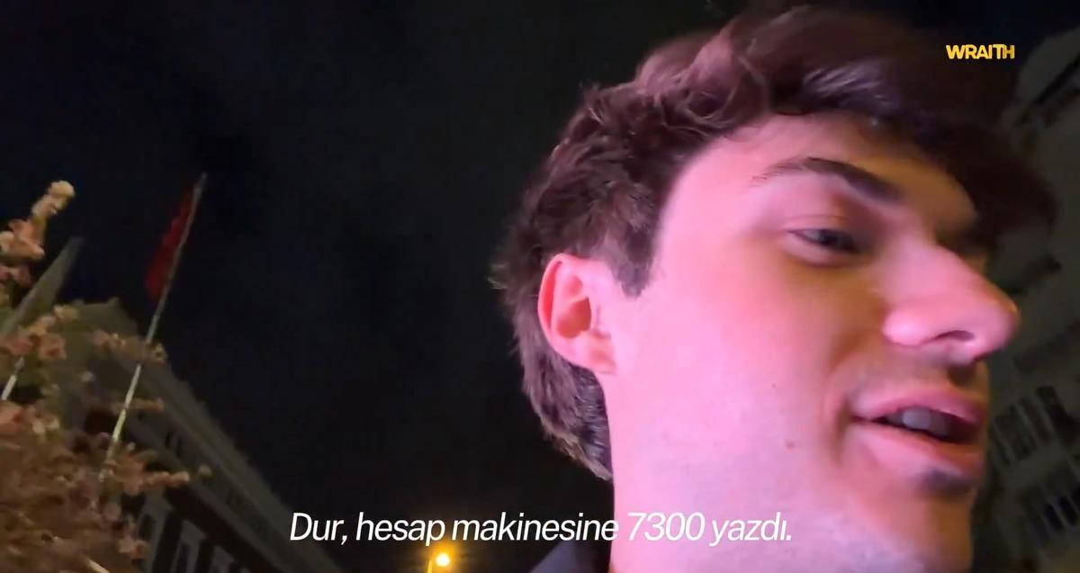 Dolandırıcı taksici... ABD li &uuml;nl&uuml; yayıncıya canlı yayında şok: 300 lira yerine 7 bin 300 lira... 3