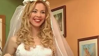 Onun i&ccedil;in &uuml;lkeyi terk etmişti! Oğlu Ali ile g&uuml;ndemde