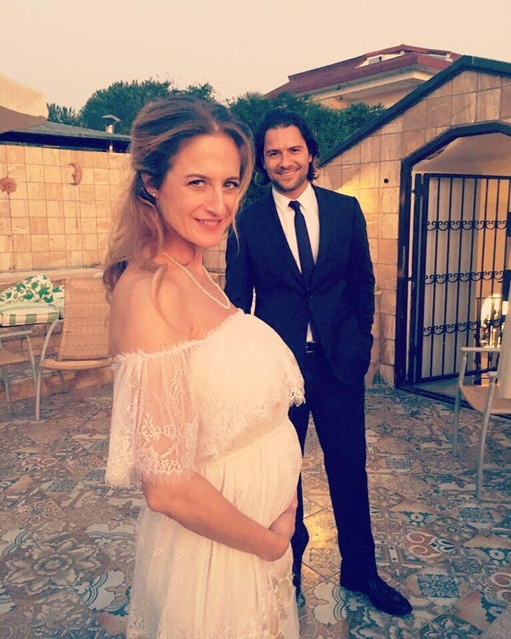 İşte Demir bebek! Ünlü çiftin büyük mutluluğu G5