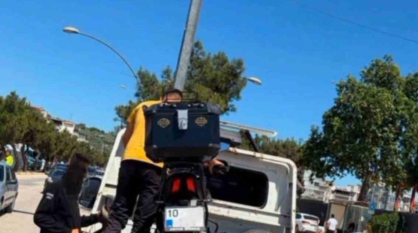 "Dur" ihtarına uymadı, ehliyetsiz &ccedil;ıktı: 240 bin lira ceza yedi