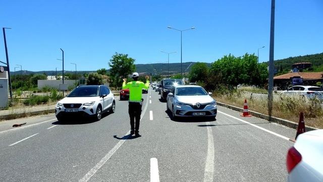 Muğla&rsquo;da 9 g&uuml;nl&uuml;k Bayram mesaisinde 37 bin ara&ccedil; kontrol edildi 2