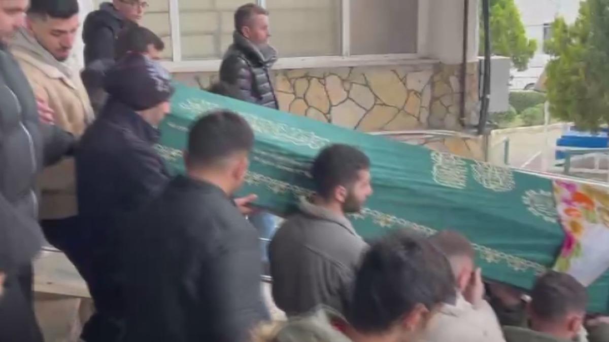 Otob&uuml;s durağındaki cinayette kan donduran detay! &Ouml;ld&uuml;rmeden &ouml;nce siyah &ccedil;elenk g&ouml;ndermiş 2