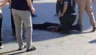 Okul servisi scooterle &ccedil;ocuğa ardından otomobile &ccedil;arptı: 2 yaralı