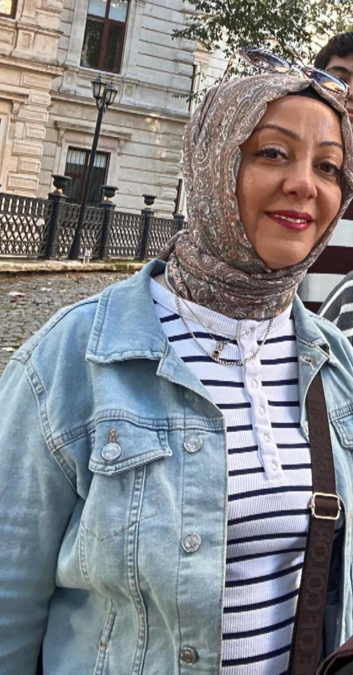 Otob&uuml;s durağındaki cinayette kan donduran detay! &Ouml;ld&uuml;rmeden &ouml;nce siyah &ccedil;elenk g&ouml;ndermiş 4