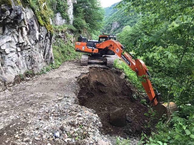 Ordu&rsquo;da heyelan nedeniyle ulaşıma kapanan 236 mahalle yolu a&ccedil;ıldı 2