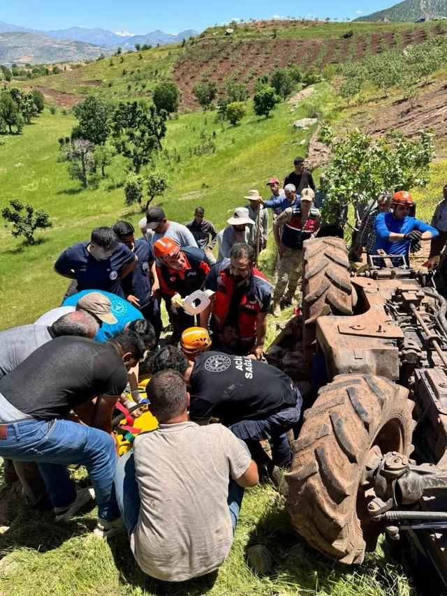 Siirt&rsquo;te trakt&ouml;r&uuml;n altında kalan s&uuml;r&uuml;c&uuml; ağır yaralandı 2