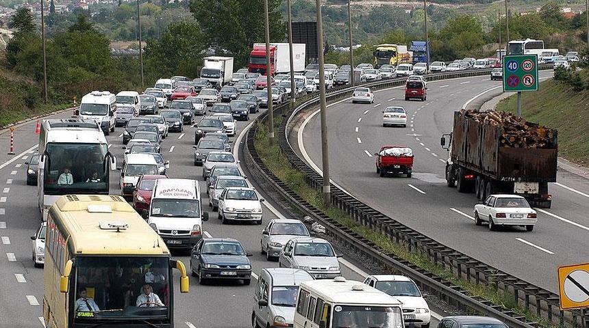TEM&rsquo;de İstanbul y&ouml;n&uuml; kapanıyor! S&uuml;r&uuml;c&uuml;ler bu yollara y&ouml;nlendirilecek