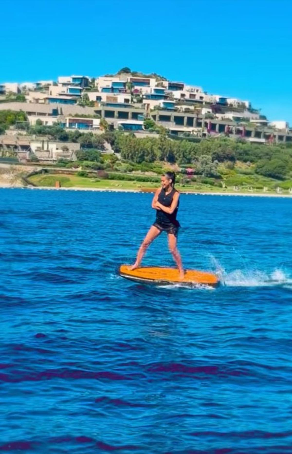 Yeraltı sezon finali yapar yapmaz soluğu Bodrum da aldı! Devrim Özkan jetsurf yapıp paylaştı 2