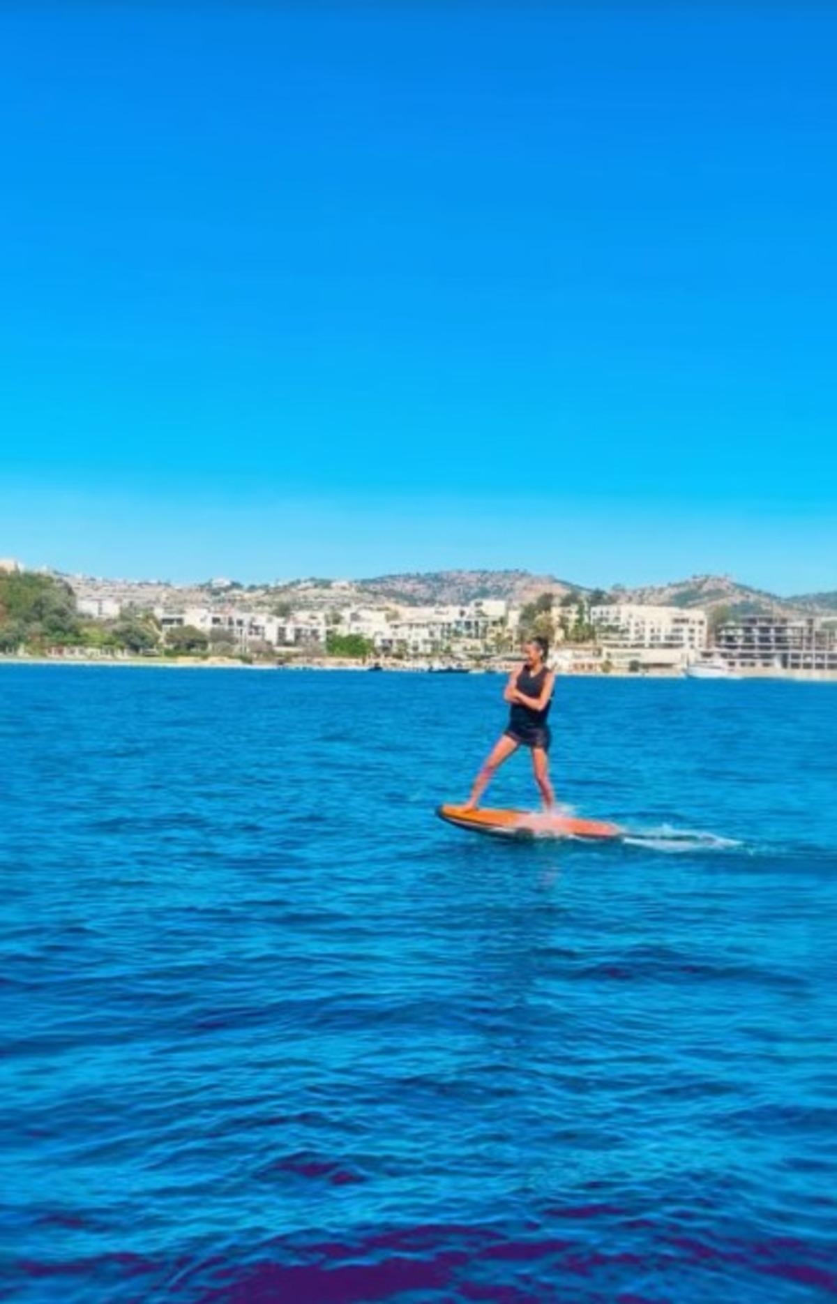 Yeraltı sezon finali yapar yapmaz soluğu Bodrum da aldı! Devrim Özkan jetsurf yapıp paylaştı 1
