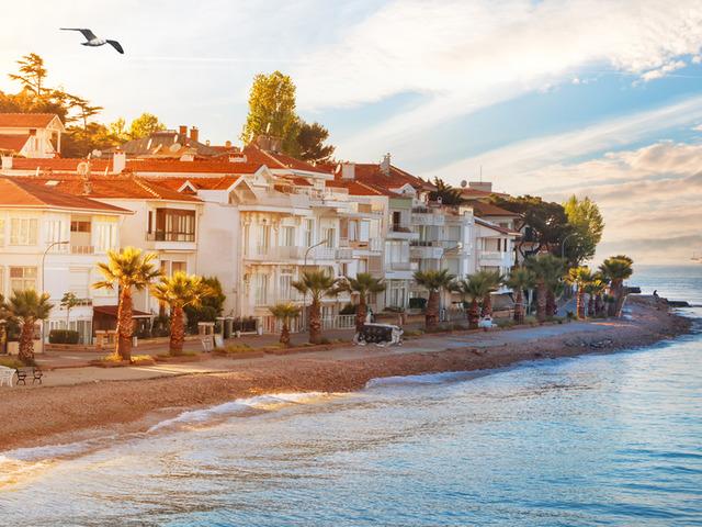 İstanbul'da g&ouml;n&uuml;l rahatlığıyla denize girebileceğiniz 95 yer!