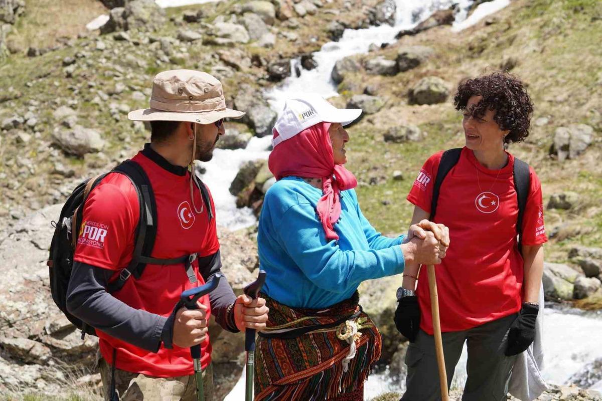 Gümüşhane’de Milli Takım için zirve yürüyüşü 1