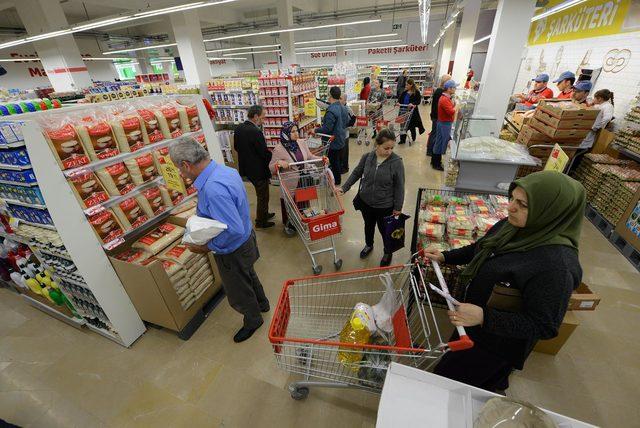 Gima, adını aldığı marketin açılışını yaptı