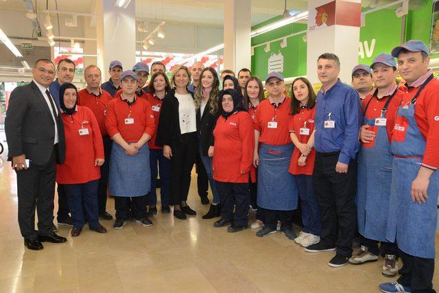 Gima, adını aldığı marketin açılışını yaptı