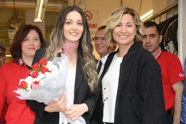 Gima, adını aldığı marketin açılışını yaptı