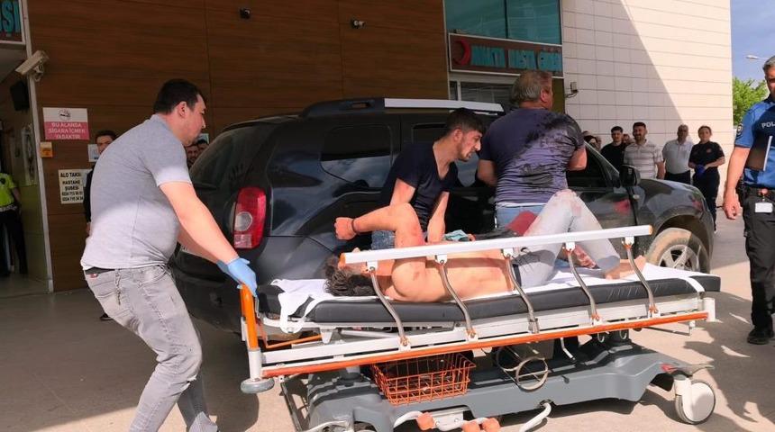 5 bı&ccedil;ak darbesiyle kuzenini yaralayan şahıs tutuklandı