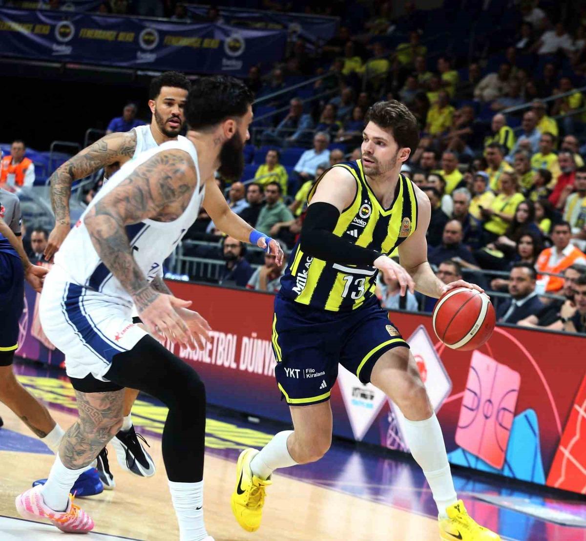 Basketbol Süper Ligi: Fenerbahçe: 60 - A. Efes: 59 2