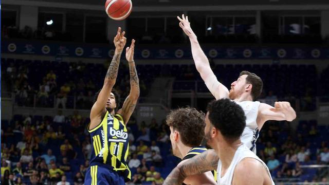 Basketbol Süper Ligi: Fenerbahçe: 60 - A. Efes: 59