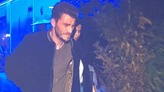 Sevgilisiyle görüntülendi, koşar adım kaçtı!