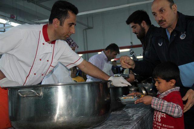 Nevşehir'de engelli, yaşlı ve hastaların evlerine iftarlık gidecek