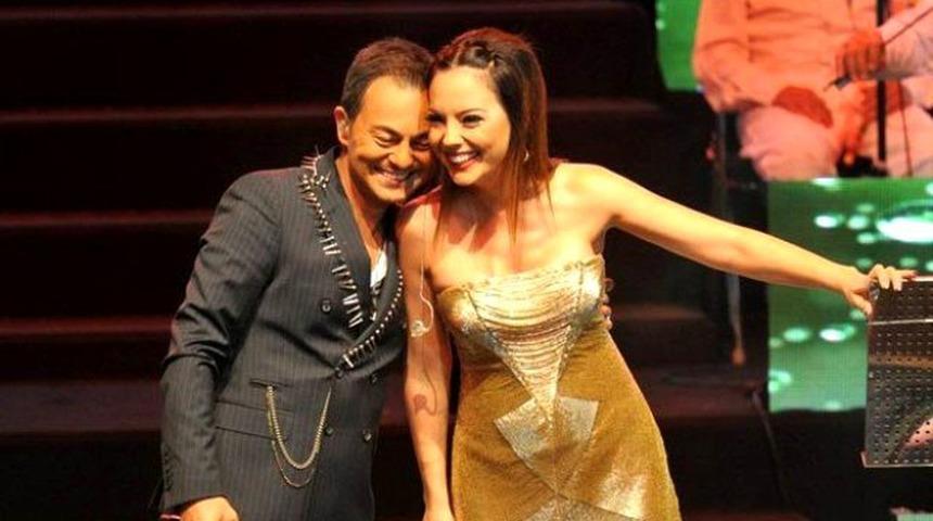 Serdar Orta&ccedil;'tan Ebru G&uuml;ndeş&rsquo;e s&uuml;rpriz &ccedil;ağrı! "Gel artık"