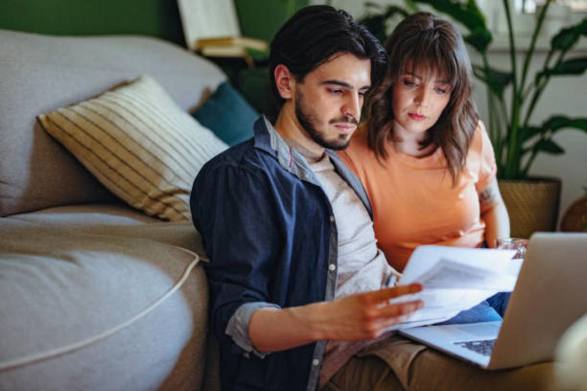 &Ccedil;iftler Arasında Finansal Şeffaflık Nasıl Sağlanır? Hem İlişkiye Hem Ekonomiye Faydası Ne?  3