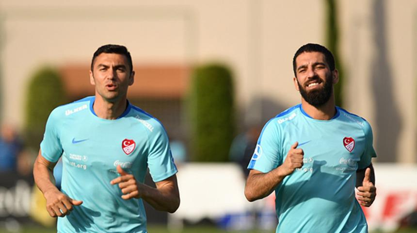 Burak Yılmaz'dan Arda Turan'a destek!