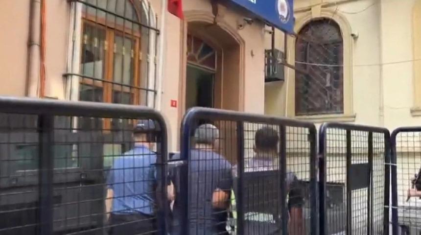 İstanbul'da turisti mağdur etmişti! Hem para cezası kesildi, hem s&uuml;r&uuml;c&uuml; kartı iptal edildi