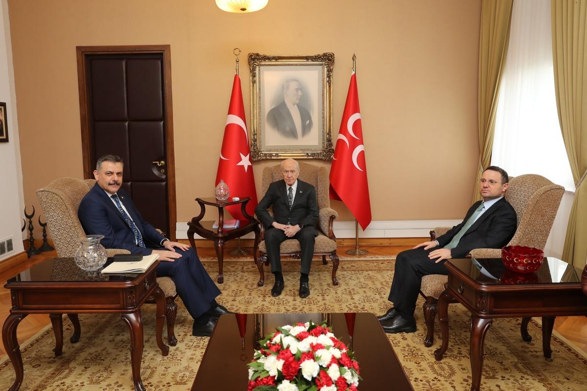 Elindeki dosyalar dikkat çekti! Bakanlar Çiftçi ve Gürlek ten MHP lideri Bahçeli ye ziyaret 2